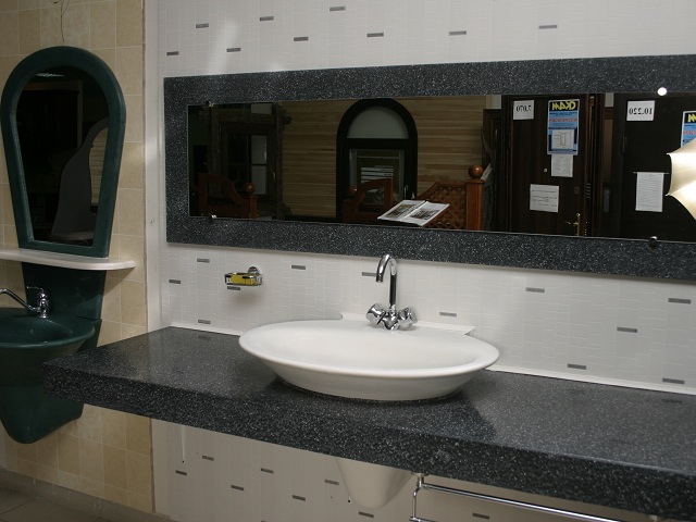 Столешница под раковину в ванной