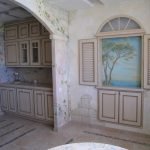 Окно на стене