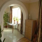 Комод у стены