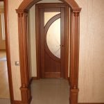 Деревянный шпон в декоре арки