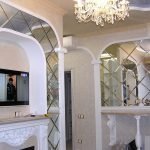 Арка с декором из зеркал