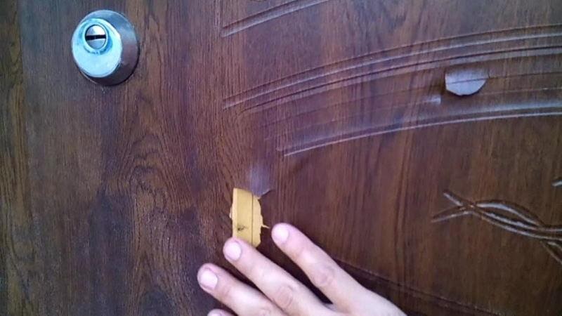 Как защитить двери от царапин